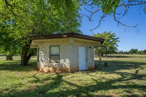 Exterior - 13220 Aztec Ln, Red Bluff, CA 96080 photo 11 of 11