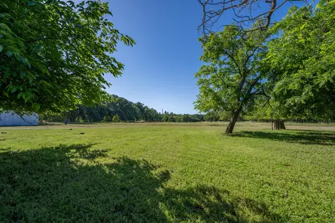 Exterior - 13220 Aztec Ln, Red Bluff, CA 96080 photo 10 of 11