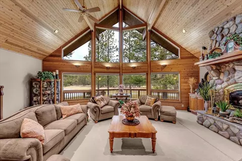 Living - 17325 Nicklaus Ct, Weed, CA 96094 photo 1 of 5