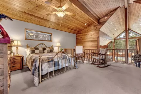 Bedroom - 17325 Nicklaus Ct, Weed, CA 96094 photo 1 of 4
