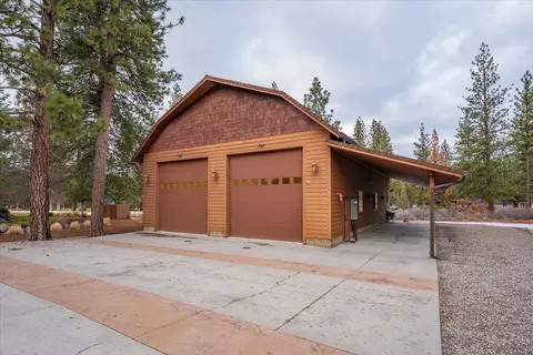 Exterior - 17325 Nicklaus Ct, Weed, CA 96094 photo 8 of 10