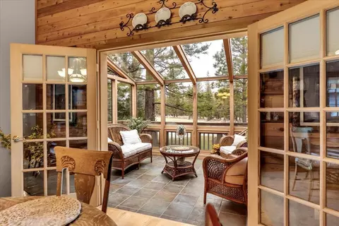 Exterior - 17325 Nicklaus Ct, Weed, CA 96094 photo 4 of 10