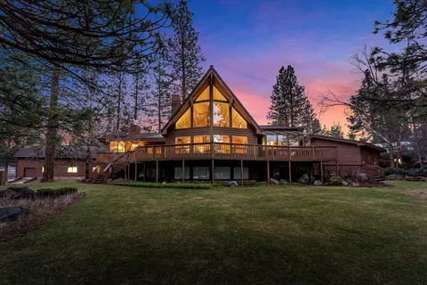 17325 Nicklaus Ct, Weed, CA 96094