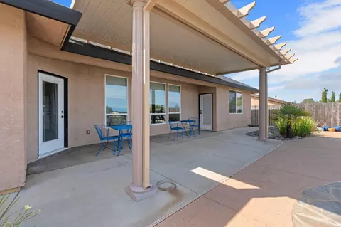 Exterior - 372 Stinson Loop, Redding, CA 96003 photo 3 of 22