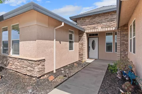 Entry Way - 372 Stinson Loop, Redding, CA 96003 photo 1 of 1