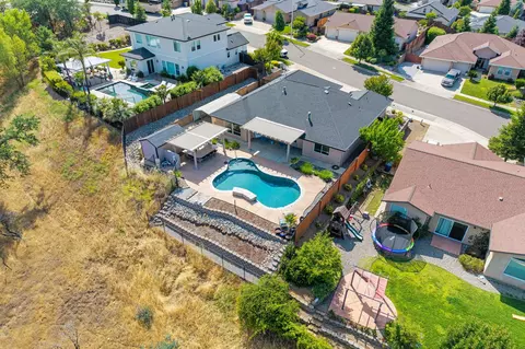 View/Area - 372 Stinson Loop, Redding, CA 96003 photo 3 of 6