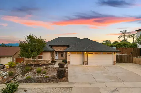 Exterior - 372 Stinson Loop, Redding, CA 96003 photo 14 of 22