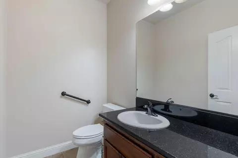 Bath - 372 Stinson Loop, Redding, CA 96003 photo 2 of 5
