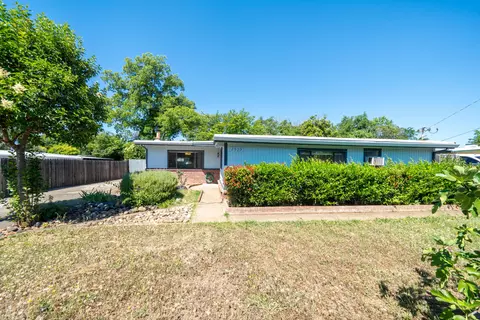 2920 Fairway Ave, Redding, CA 96002