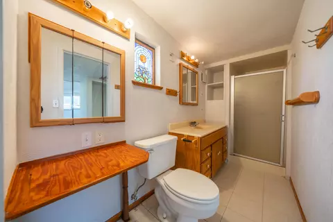 Bath - 2920 Fairway Ave, Redding, CA 96002 photo 1 of 3