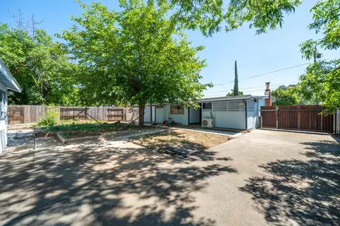 Exterior - 2920 Fairway Ave, Redding, CA 96002 photo 10 of 16