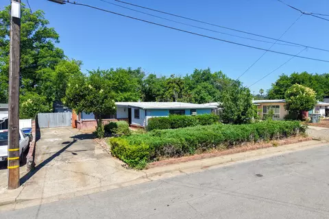 Exterior - 2920 Fairway Ave, Redding, CA 96002 photo 12 of 16