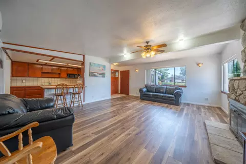Living - 2920 Fairway Ave, Redding, CA 96002 photo 3 of 5
