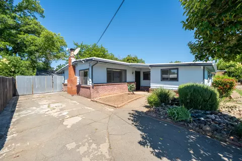 Exterior - 2920 Fairway Ave, Redding, CA 96002 photo 14 of 16