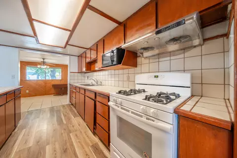 Kitchen - 2920 Fairway Ave, Redding, CA 96002 photo 4 of 6