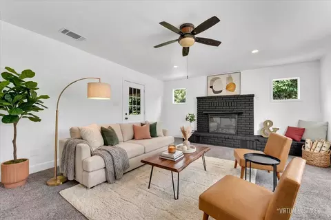 Living - 2424 Shasta St, Redding, CA 96001 photo 2 of 4