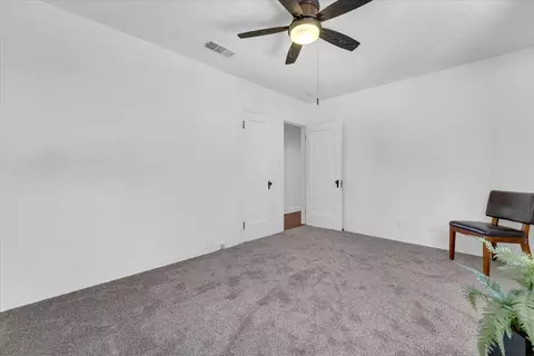 Bedroom - 2424 Shasta St, Redding, CA 96001 photo 2 of 7