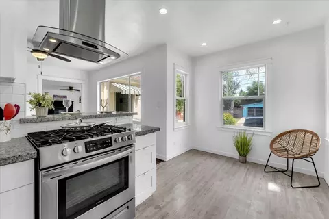 Kitchen - 2424 Shasta St, Redding, CA 96001 photo 6 of 6