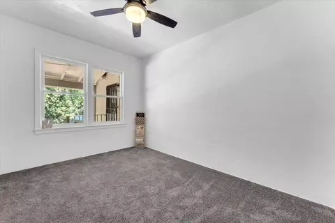 Bedroom - 2424 Shasta St, Redding, CA 96001 photo 4 of 7