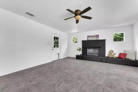 Living - 2424 Shasta St, Redding, CA 96001 photo 3 of 4