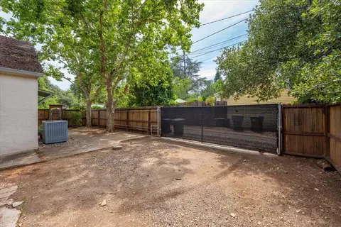 Exterior - 2424 Shasta St, Redding, CA 96001 photo 7 of 17