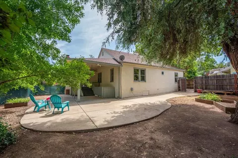 Exterior - 2424 Shasta St, Redding, CA 96001 photo 10 of 17