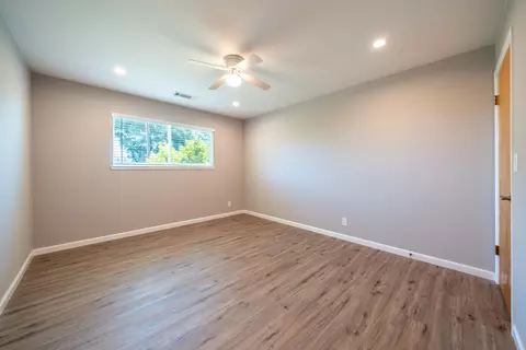 Bedroom - 3914 Alma Ave, Redding, CA 96002 photo 3 of 6