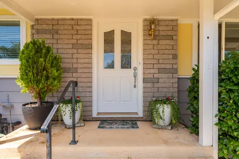 Entry Way - 3914 Alma Ave, Redding, CA 96002 photo 1 of 2