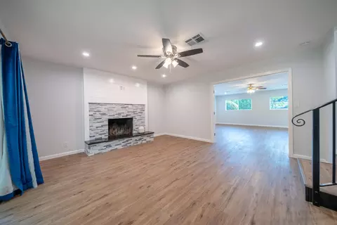 Living - 3914 Alma Ave, Redding, CA 96002 photo 5 of 7