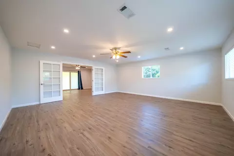Living - 3914 Alma Ave, Redding, CA 96002 photo 4 of 7