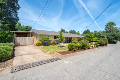 Exterior - 3914 Alma Ave, Redding, CA 96002 photo 3 of 23