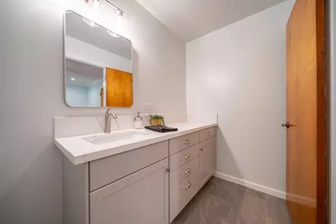 Bath - 3914 Alma Ave, Redding, CA 96002 photo 1 of 3