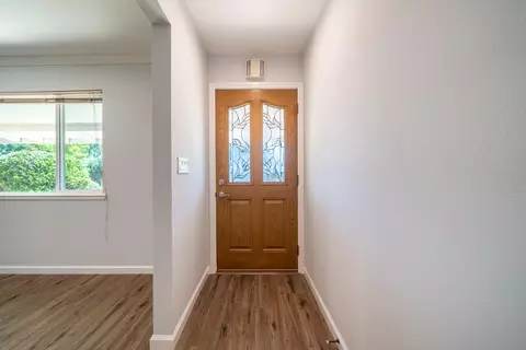 Entry Way - 3914 Alma Ave, Redding, CA 96002 photo 2 of 2