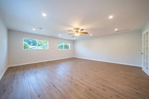 Living - 3914 Alma Ave, Redding, CA 96002 photo 3 of 7