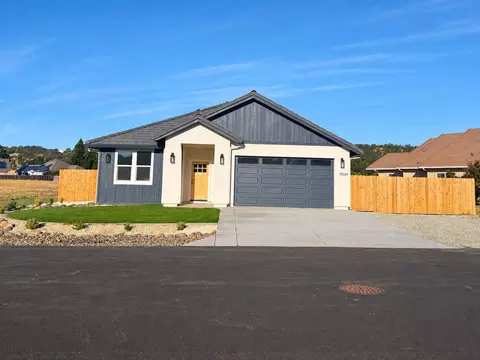 19069 Shoreline Dr, Cottonwood, CA 96022