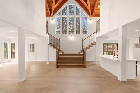 Entry Way - 5843 Floyd Ct, Weed, CA 96094 photo 1 of 4