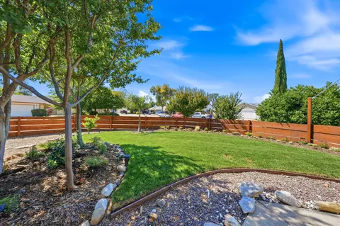 Exterior - 1803 Stetson Way, Redding, CA 96003 photo 3 of 10