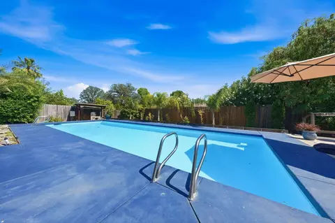 Exterior - 1803 Stetson Way, Redding, CA 96003 photo 5 of 10