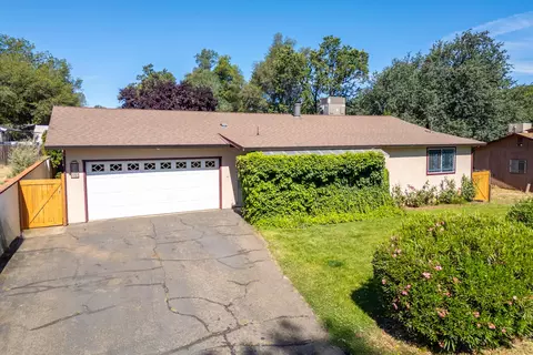 1324 Grand River Ave, Shasta Lake, CA 96019