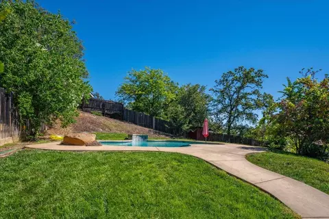 Exterior - 3416 Cessna Dr, Redding, CA 96001 photo 13 of 20