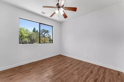 Bedroom - 3416 Cessna Dr, Redding, CA 96001 photo 4 of 7