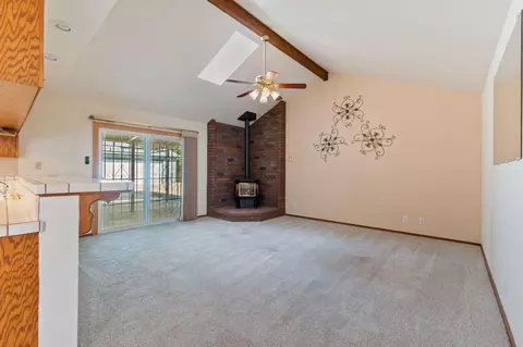 Living - 3417 Timbercreek Dr, Redding, CA 96002 photo 3 of 4