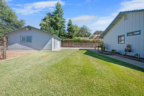Exterior - 3417 Timbercreek Dr, Redding, CA 96002 photo 5 of 16