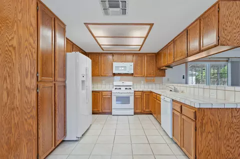 Kitchen - 3417 Timbercreek Dr, Redding, CA 96002 photo 3 of 3