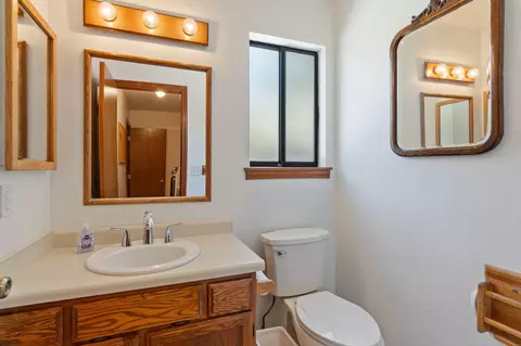 Bath - 3417 Timbercreek Dr, Redding, CA 96002 photo 1 of 3