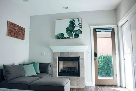 Entry Way - 6040 Constitution Way, Redding, CA 96003 photo 3 of 5
