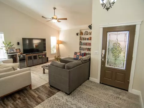 Entry Way - 6040 Constitution Way, Redding, CA 96003 photo 1 of 5