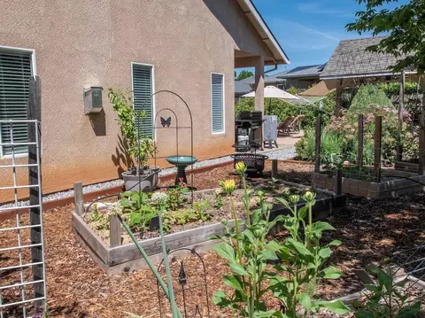 Exterior - 6040 Constitution Way, Redding, CA 96003 photo 6 of 16