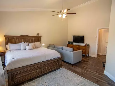 Bedroom - 6040 Constitution Way, Redding, CA 96003 photo 8 of 10