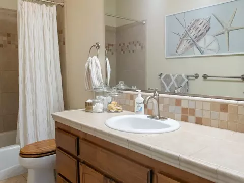 Bath - 6040 Constitution Way, Redding, CA 96003 photo 2 of 9